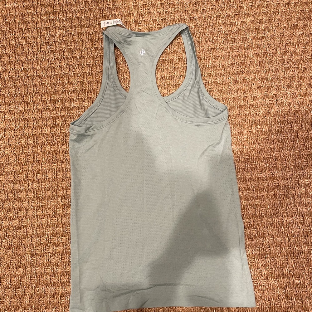 Athletic top - Picture 2 of 2